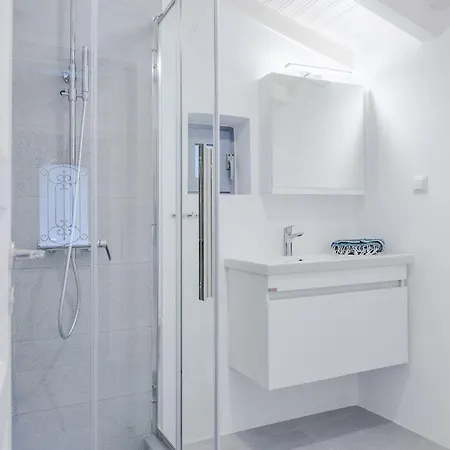 Maher Two Vasilítsion